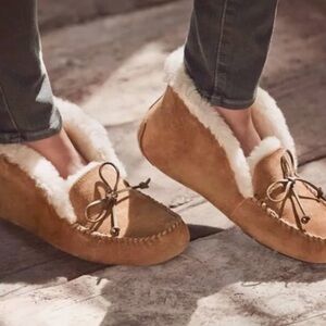 UGG Women's Alena Chestnut Slippers